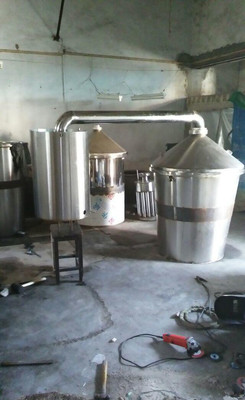 小型酿酒设备商用白酒锅小作房蒸酒机器200斤100斤300斤投料