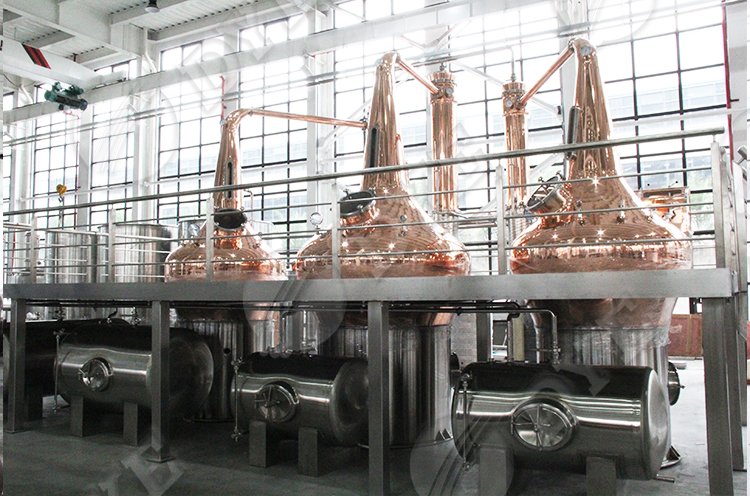 定制爱尔兰威士忌蒸馏器 三釜蒸馏设备 商用洋酒厂酿酒设备-大宇 - 爱