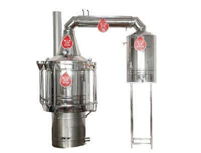 新型酿酒设备与木甑相比,有什么独特之处?